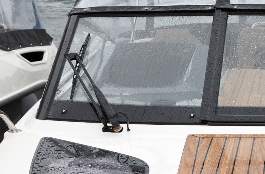 Starboard Windscreen Wiper with Washer