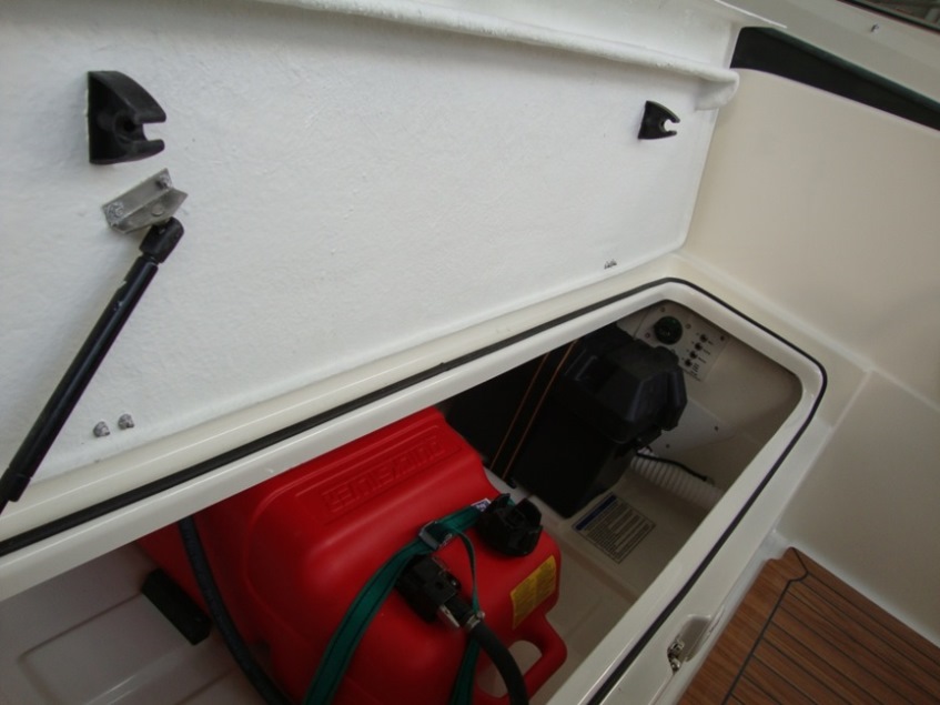 Storage under cockpit seating
